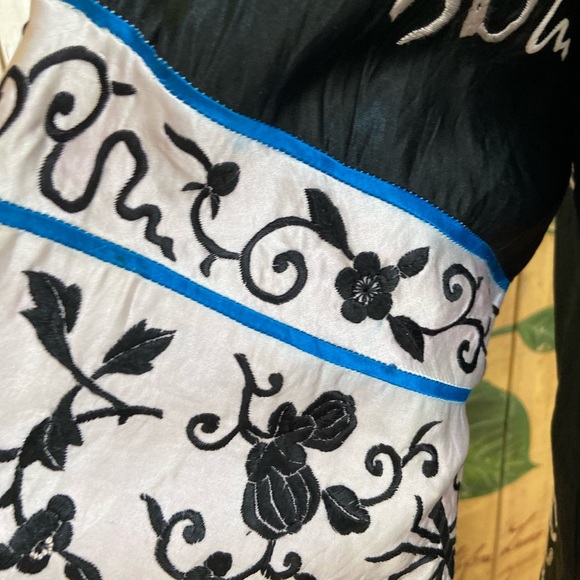 Antique silk Chinese Asian hand embroidered jacket robe chinoiserie - Picture 6 of 15